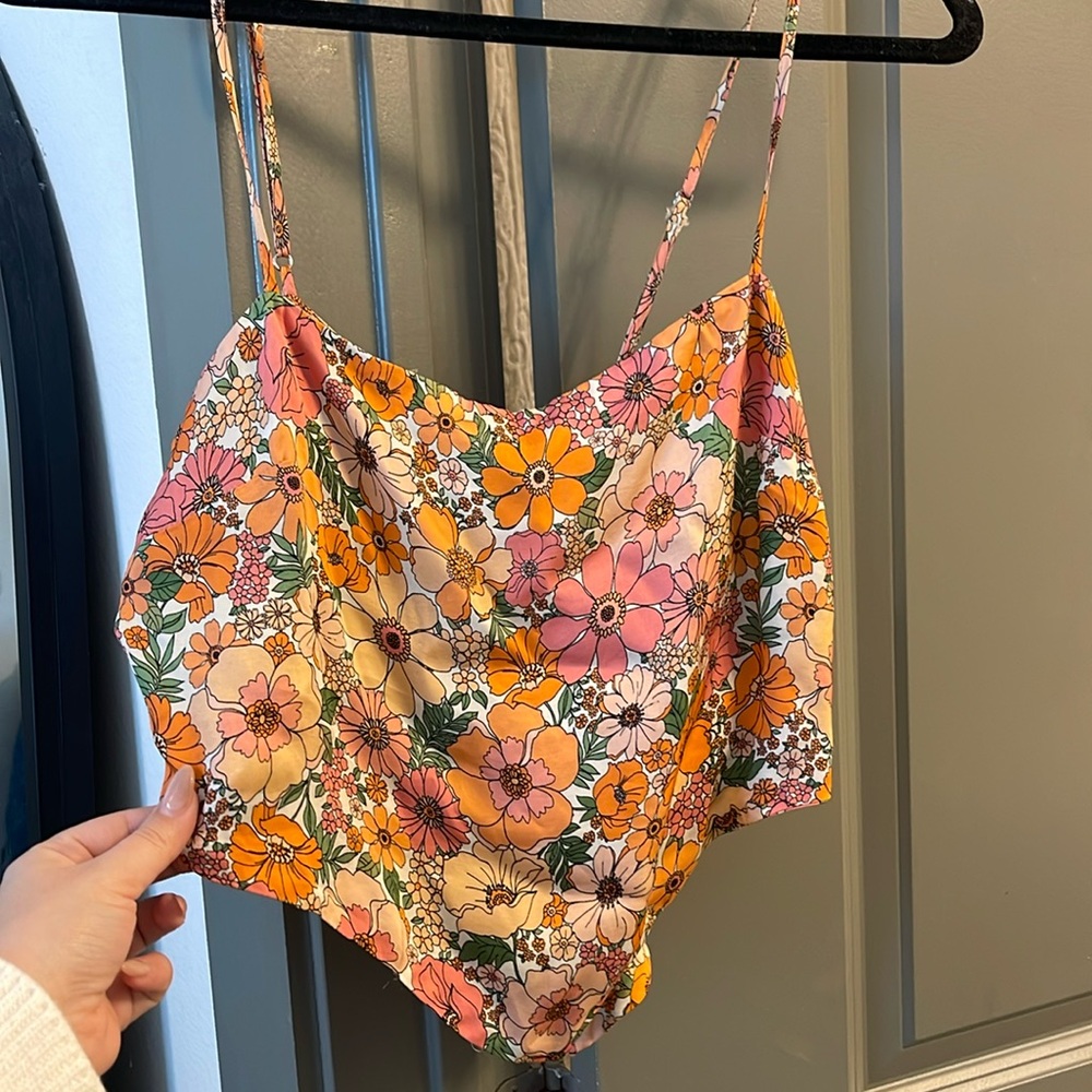 Floral print tie back top